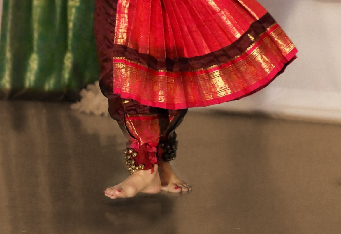 Danzando a piedi nudi sulla terra