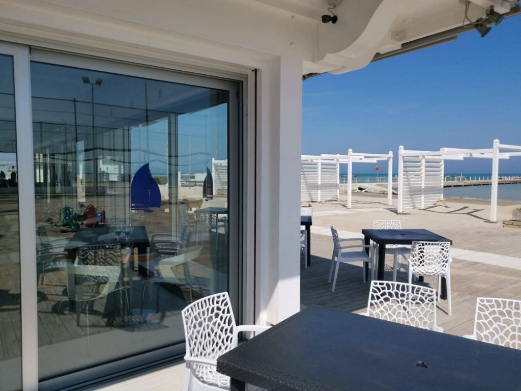 Falconara Marittima - Pranzo + Ombrellone e Lettino Gratis | La Vela Beach | Falconara Marittima, Via Flaminia 454 | Tel. 0719160142 Falconara Marittima - Pranzo + Ombrellone e Lettino Gratis | La Vela Beach | Falconara Marittima, Via Flaminia 454 | Tel. 0719160142