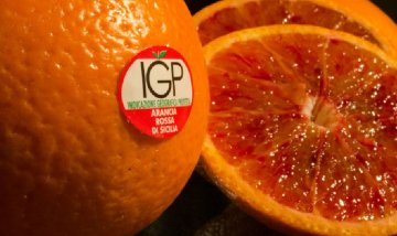 Le arance rosse di Sicilia Igp nei supermercati italiani
