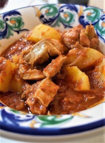 Agnello al sugo con patate: la ricetta siciliana