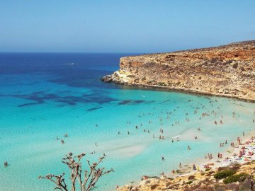 La Spiaggia dei Conigli di Lampedusa eletta spiaggia più bella d’Europa