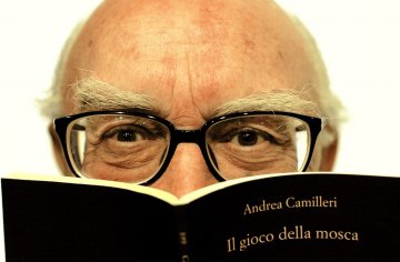 Il 6 settembre del 1925 nasceva Andrea Camilleri: «La felicità è fatta di cose ridicole»