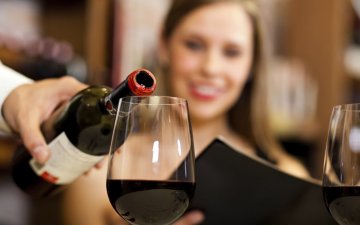 Una cantina siciliana tra i 3 brand di vino più potenti in Italia: la classifica