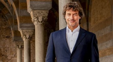 Alberto Angela torna tra le “Meraviglie” di Sicilia: il conduttore a Palermo per le riprese