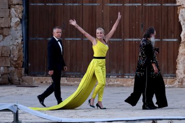Dolce e Gabbana a Marzamemi, la Tarantella siciliana conquista Sharon Stone