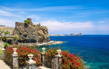 Fughe di fine estate, il Telegraph consiglia la Sicilia: “Luoghi storici e splendide coste”