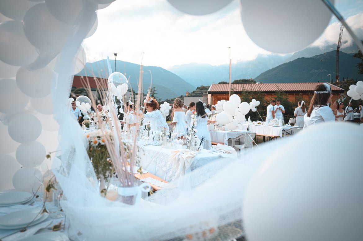 Aperte le iscrizioni per la Cena in Bianco di Bienno!